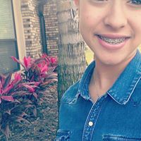 Sara Ferrell Photo 19