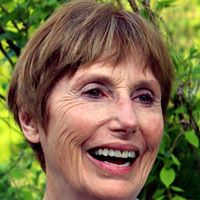 Donna Stewart Photo 7