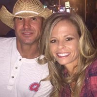 Tara Hood Photo 34