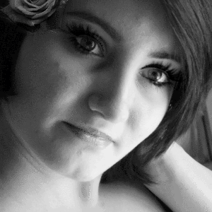 Lisa Wayne Photo 5