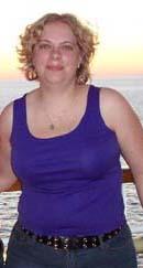 Elizabeth Arnold Photo 25