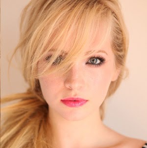 Julia Sommers Photo 29