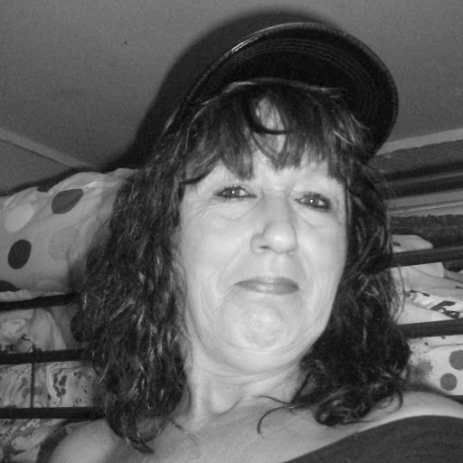 Paula Rhodes Photo 30