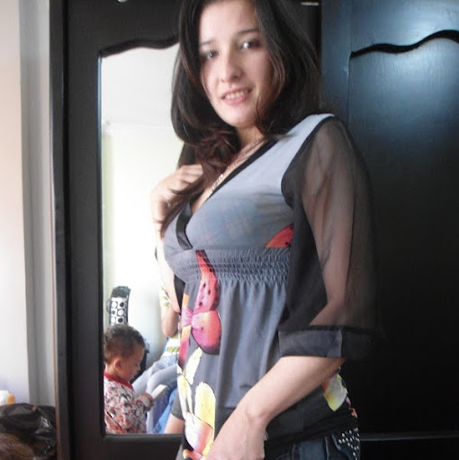 Sandy Calderon Photo 30