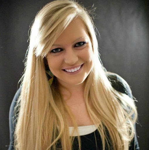 Hannah Townsend Photo 13