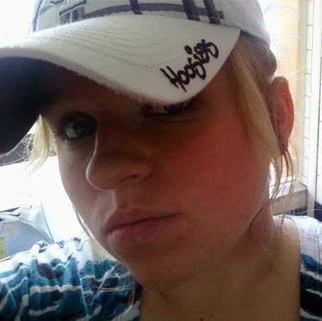 Amanda Nolan Photo 33