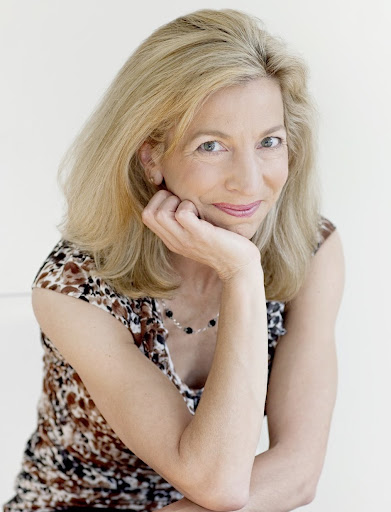 Julia Fitzgerald Photo 8