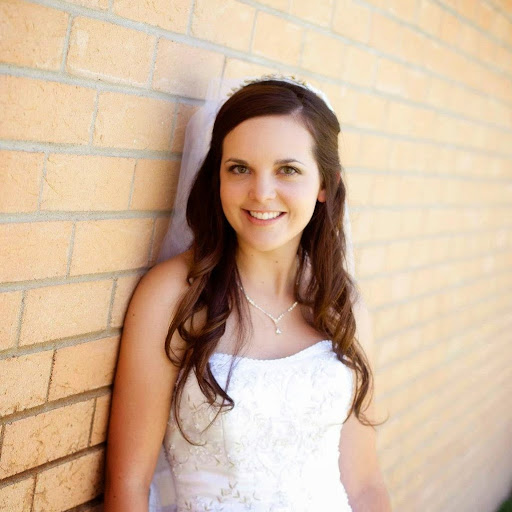 Julie Brunson Photo 29