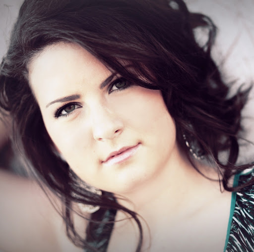 Elizabeth Newman Photo 35