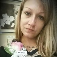 Amanda Armstrong Photo 28