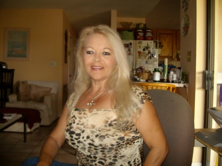 Connie Lange Photo 7