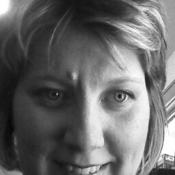 Stephanie Ball Photo 47