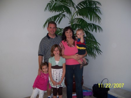 Michele Hughes Photo 24
