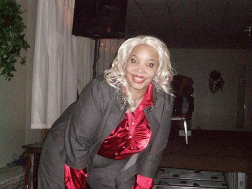 Toni Collins Photo 35