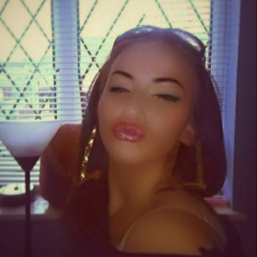 Maxine Lewis Photo 5