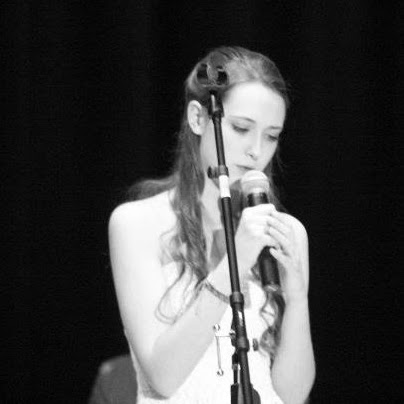 Julia Dooley Photo 18