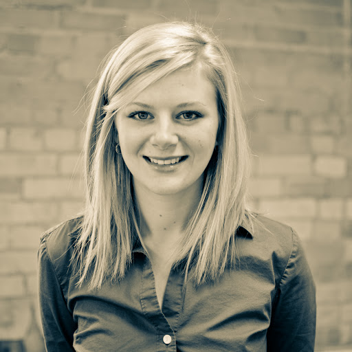 Tara Robertson Photo 38
