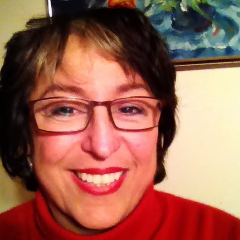 Linda Davies Photo 18