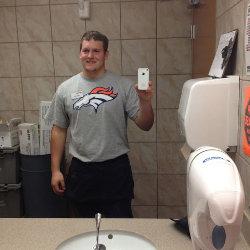Jeremiah Gordon Photo 32