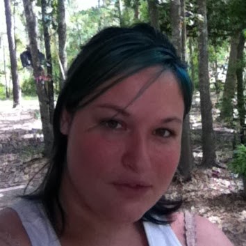Jessica Eaves Photo 27