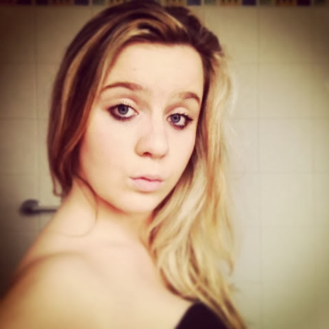 Danielle Wyatt Photo 33