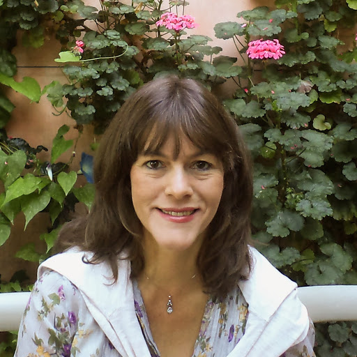 Elizabeth Earl Photo 1