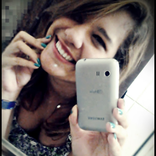 Jennifer Silveira Photo 15