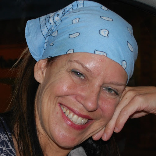 Janet Jones Photo 7
