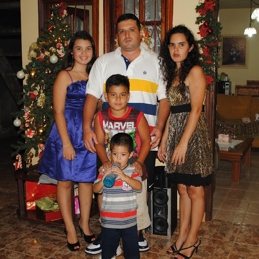 Cynthia Benitez Photo 6
