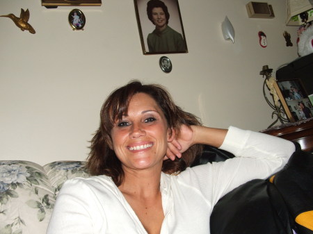 Leslie Combs Photo 26