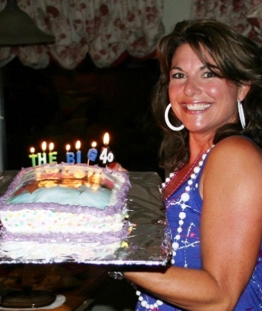 Michelle Stowe Photo 17