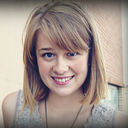 Elizabeth Hamilton Photo 10