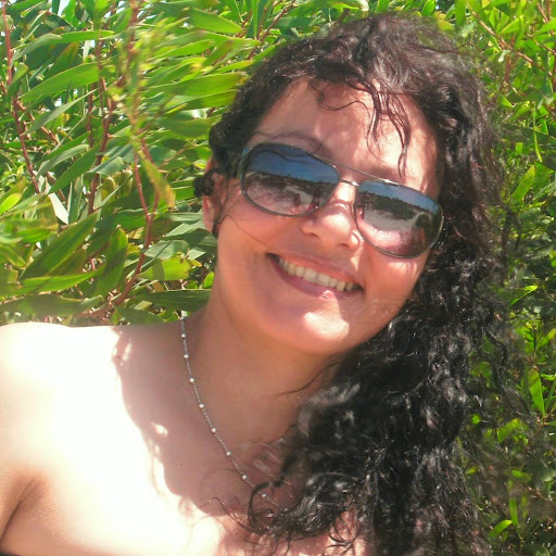 Laura Olivera Photo 25