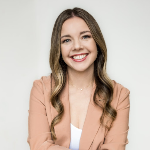 Laura Robison Photo 21