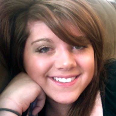 Holly Cook Photo 20