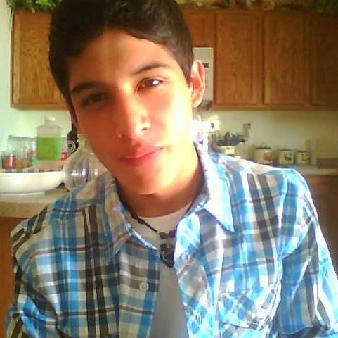Miguel Flores Photo 45