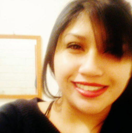 Victoria Flores Photo 11