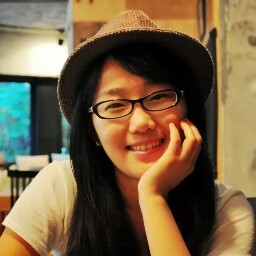 Lili Yu Photo 29
