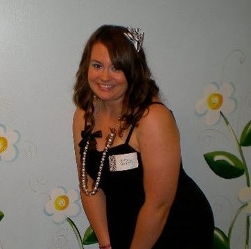 Kelsey Stevens Photo 9