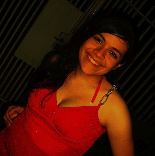 Claudia Salinas Photo 31