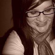 Erin Heller Photo 4