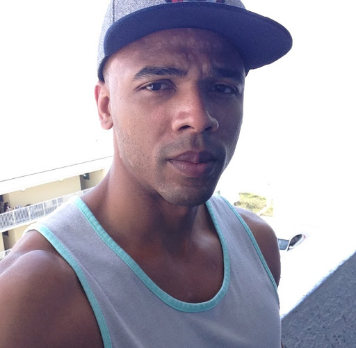 Phillip Graves Photo 34
