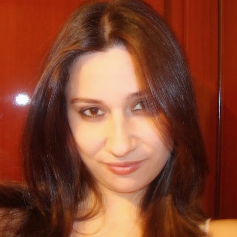 Sandra Goncalves Photo 33