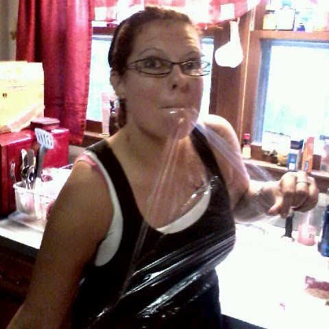 Jennifer Howell Photo 32
