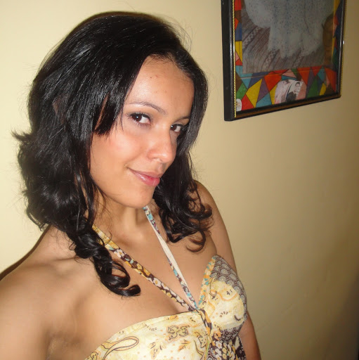 Elizabeth Gordon Photo 21