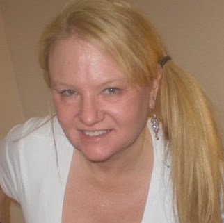 Amanda Bell Photo 32