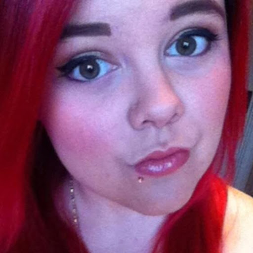 Holly Bradley Photo 12