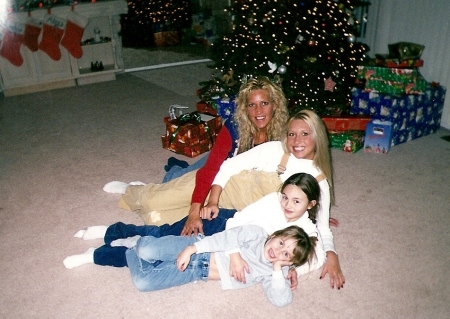 Laura Schultz Photo 29