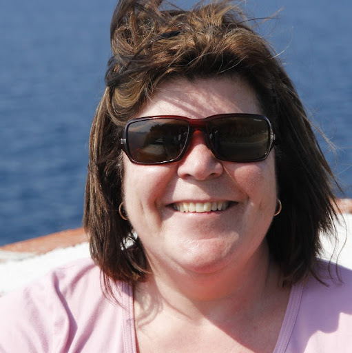 Julia Wainwright Photo 7