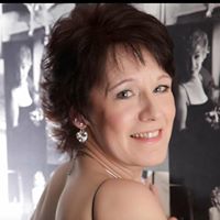 Debbie Neale Photo 10